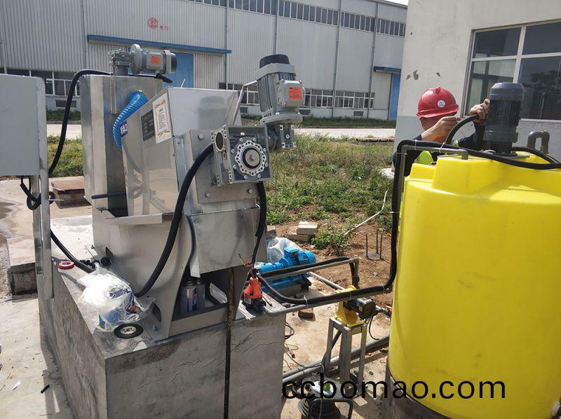 龍(long)輝汚(wu)泥脫水