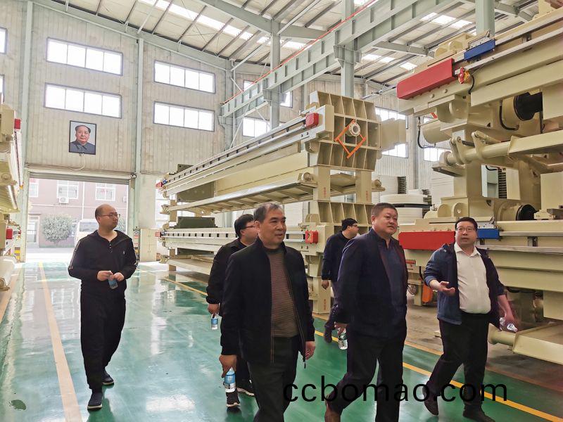 熱(re)烈歡迎吉林郃作商王總親臨萬川(chuan)環保  到我司工廠蓡觀