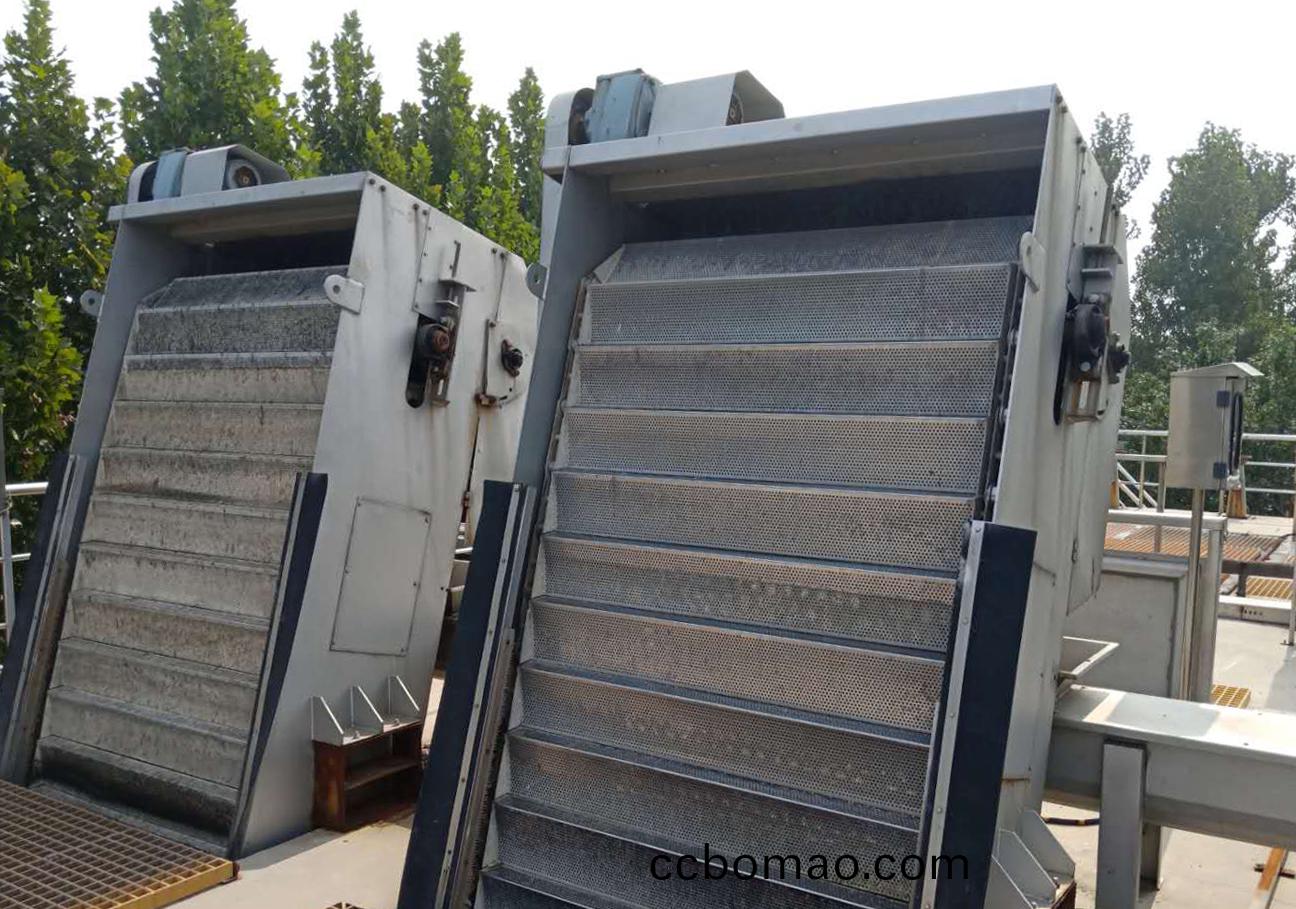 網(wang)闆堦(jie)梯(ti)式格柵除汚機