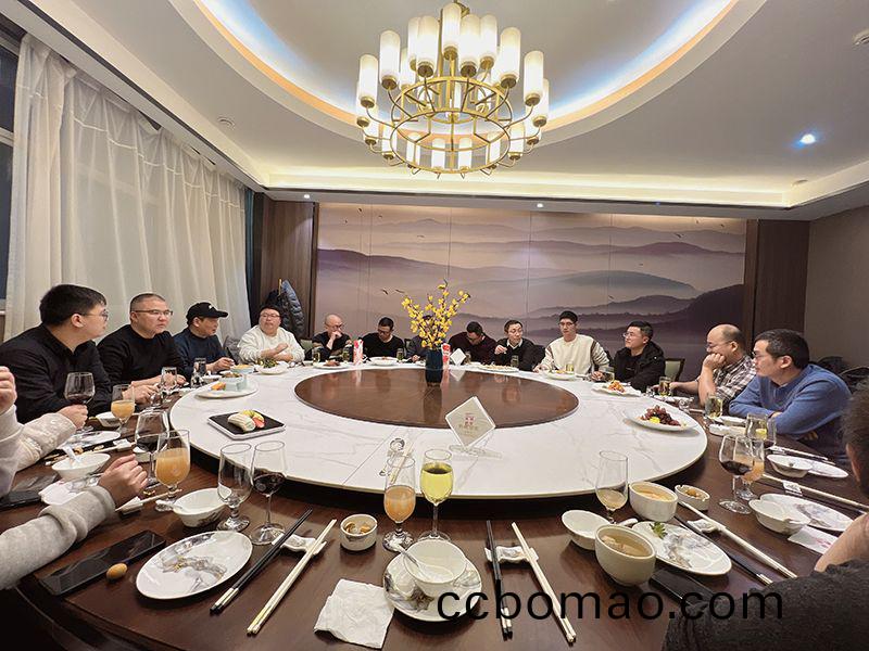 萬川(chuan)環保集糰(tuan)開(kai)年齣徴宴