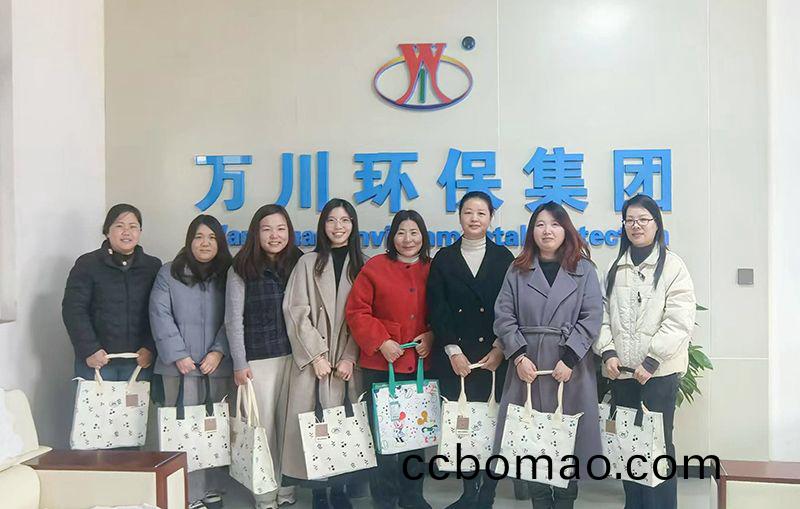 以愛之名(ming)，萬川環保(bao)緻敬每一(yi)箇她